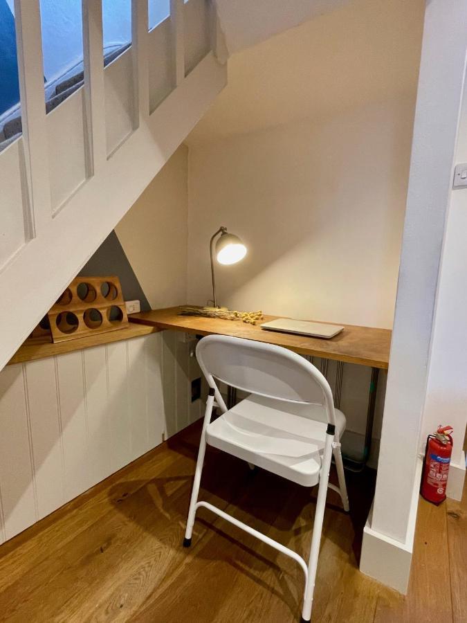Stylish 2-Bedroom Townhouse Next To Brighton Station Exterior photo